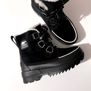 LIKE NEW, Sorel Tivoli IV Waterproof Suede Boots, Black Size 6